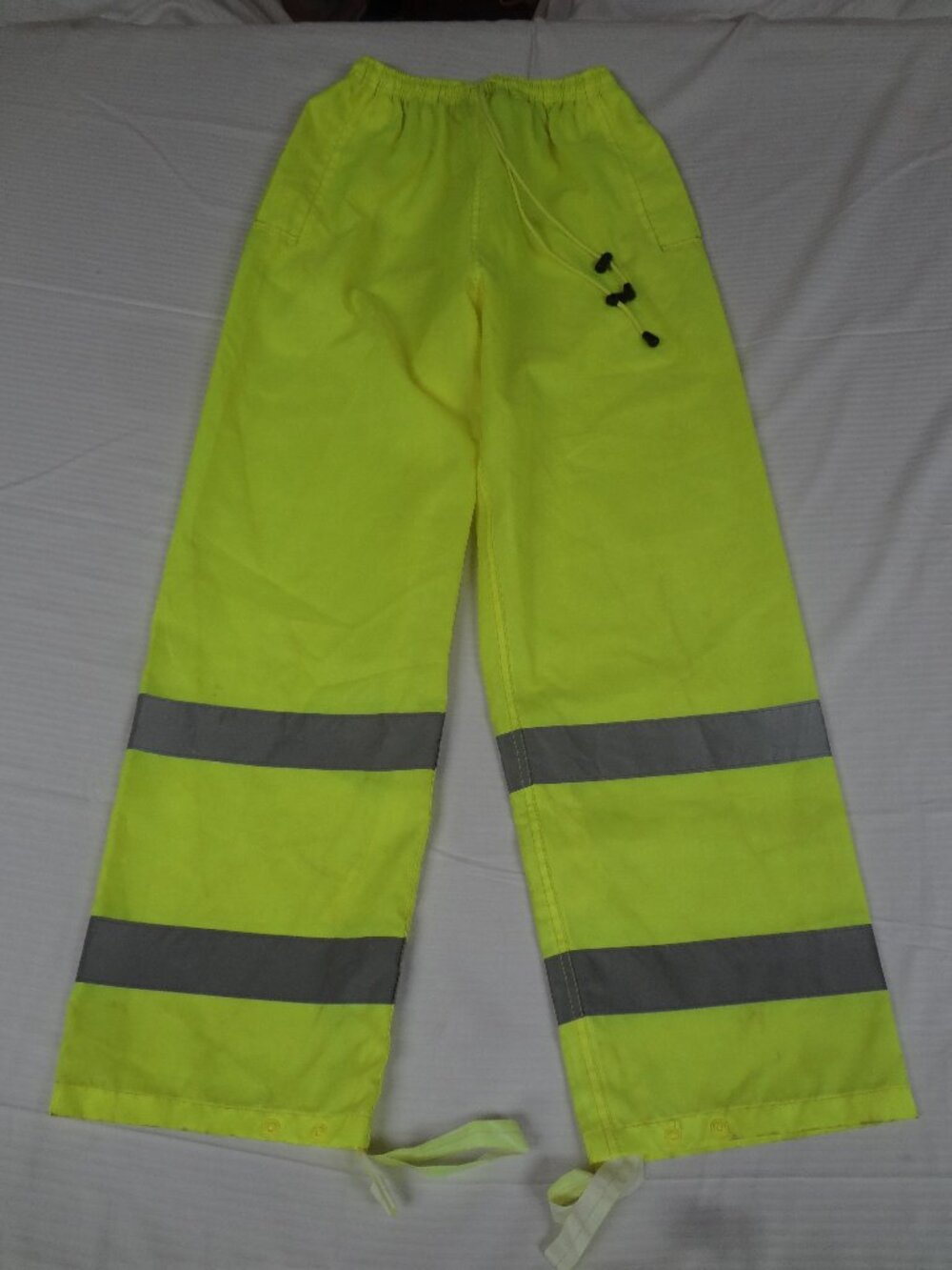 POLY GUARD SAFTEY GEAR HIGH VISIBILITY APPAREL FLUORESCENT S/M WORK PANTS L766
